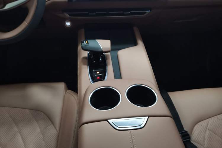 Used CHANGAN UNI-Z New Energy 2024 Blue Whale Smart Electric iDD 125km Beyond Edition Gear Lever