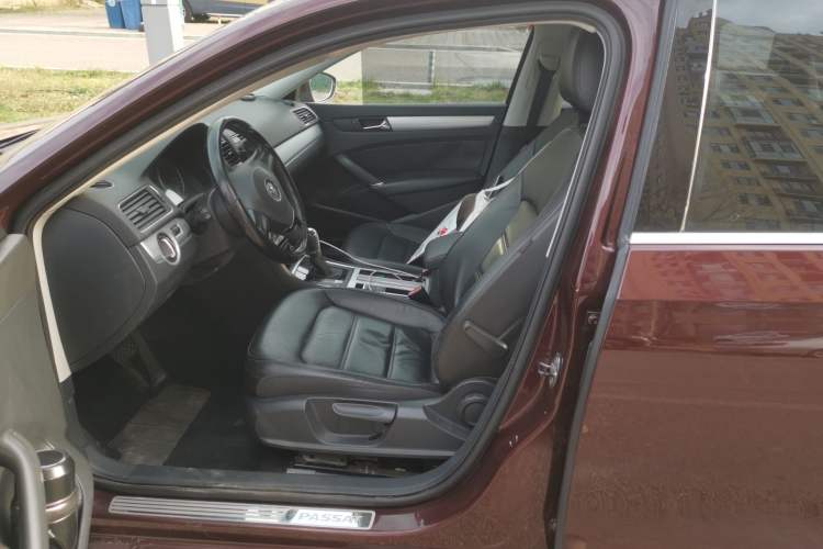 Used Volkswagen Passat 2013 1.8TSI DSG Prestige Edition Left Front Seat