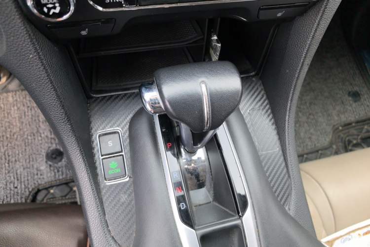 Used Honda Avancier 2017 240TURBO Two-Wheel Drive Premium Edition Gear Lever