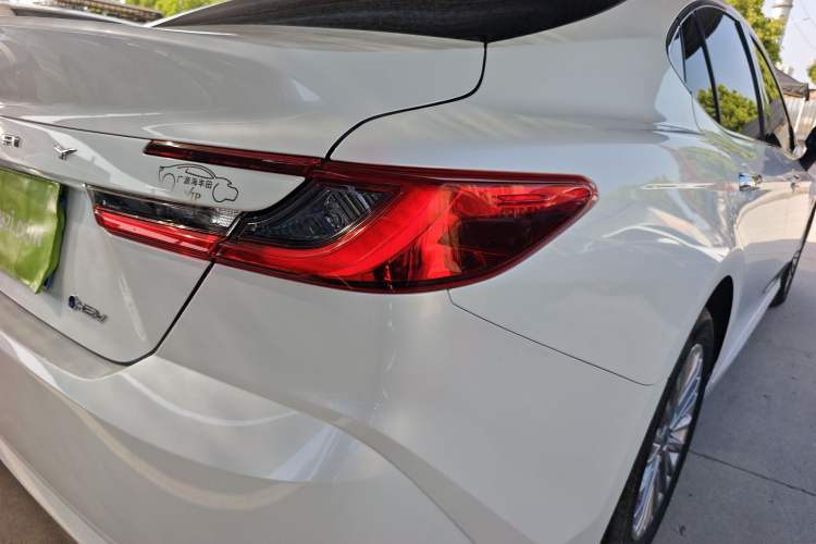 Used Toyota Camry 2024 Dual-Motor 2.0 HGVP Luxury Edition
