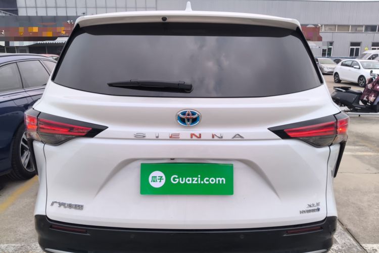 Used Toyota Sienna 2023 2.5L Hybrid Luxury Edition