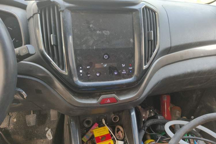 Used CHANGAN OSHAN CX70 2016 1.6L Manual Smart Connect Version Audio And AC Panel