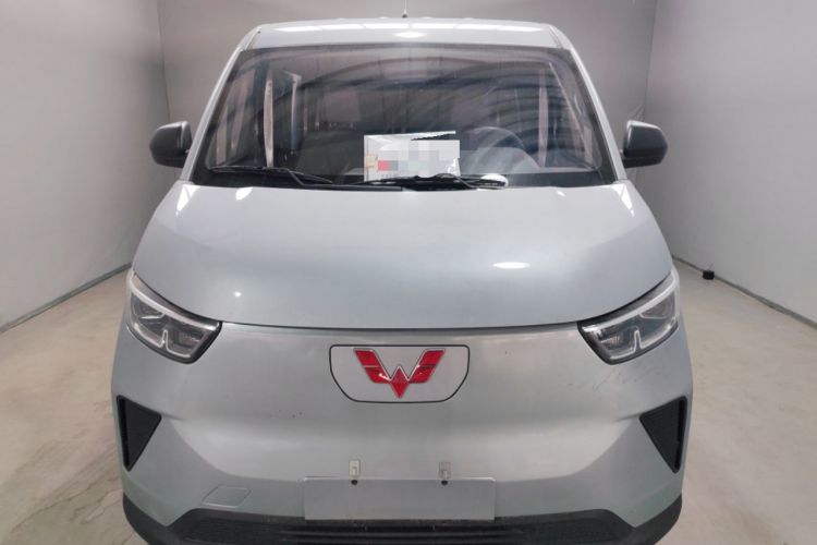 Used Wuling Yangguang 2024 300KM Comfort Version Passenger Van 75kW Front