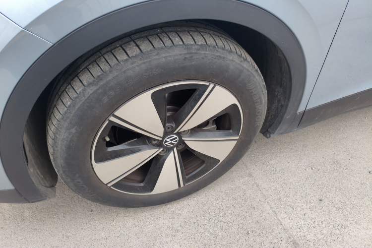 Used Volkswagen ID.4 X 2024 Pure & Smart Edition Left Front Wheel Hub