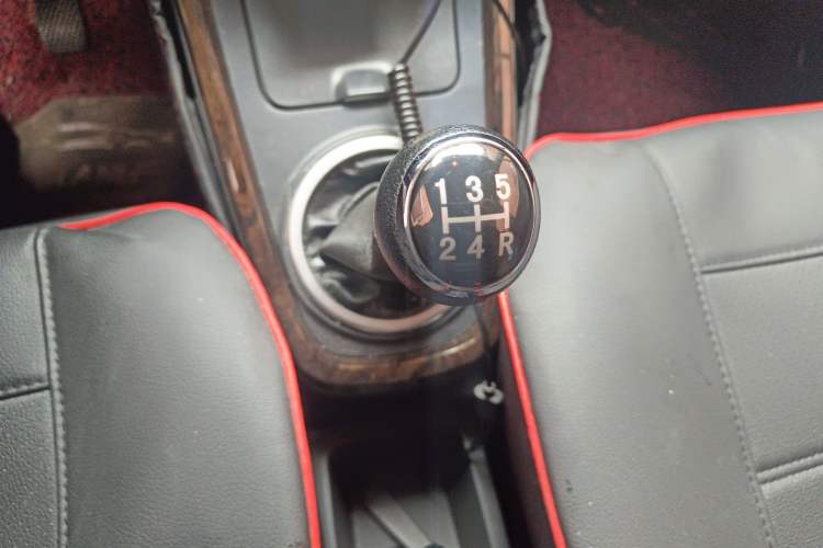 Used Suzuki Wagon R X5 2015 1.4L Cruise Model China IV Gear Lever