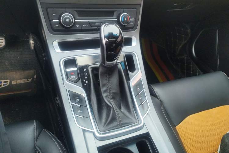 Used Geely Auto Vision S1 2018 1.4T CVT Fēngruì Model Gear Lever