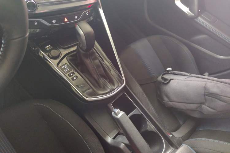 Used Peugeot 308 2018 1.6L Automatic Luxury Edition Gear Lever