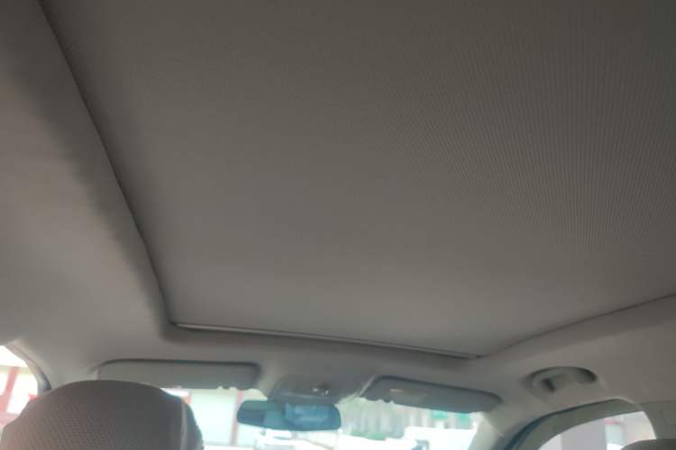 Used Roewe RX5 2016 20T Two-Wheel Drive Automatic Internet Smart Edition
