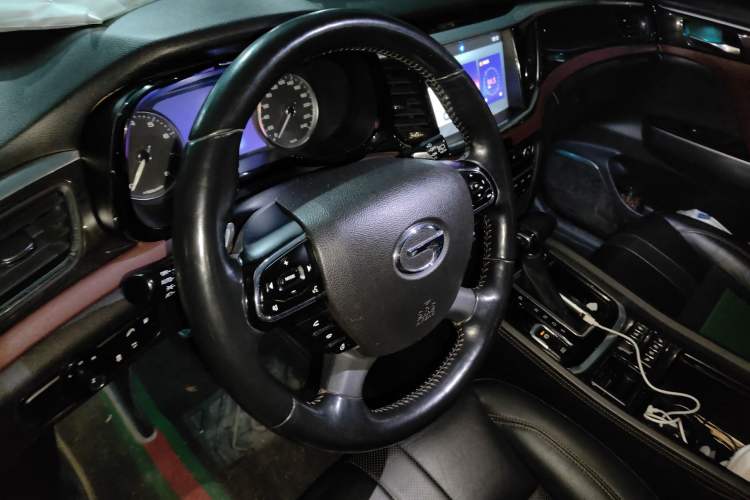 Used GAC Trumpchi GS8 2017 320T Two-Wheel Drive Luxury Smart Connectivity Version (7 Seats)
