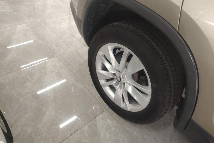 Used Skoda Kodiaq 2018 Facelifted TSI330 5-Seater Two-Wheel-Drive Luxury Enjoyment Edition Exterior 5