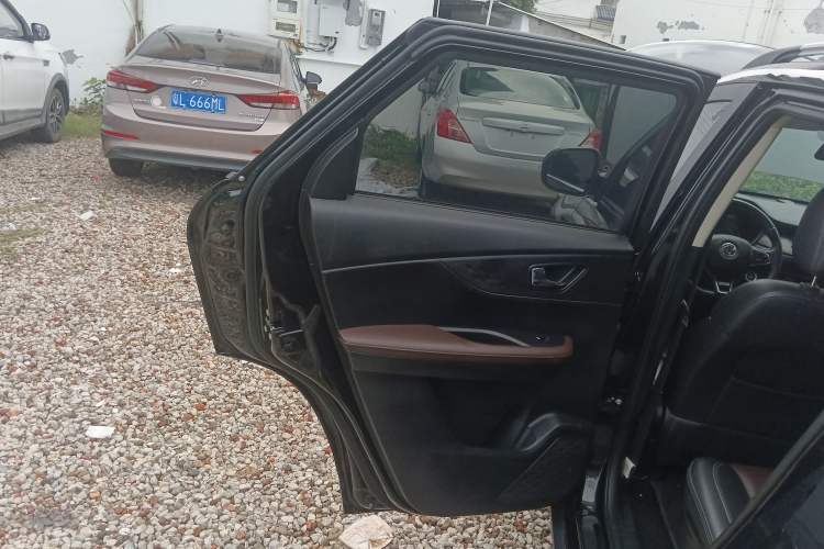 Used Dongfeng Fengon S560 2021 Revised 1.5T CVT Elite Version Left Rear Door Interior