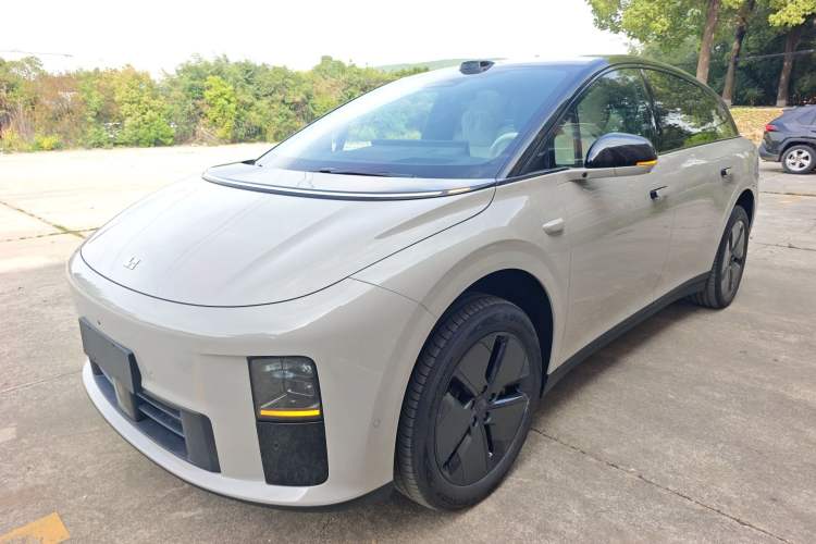 Used Li Auto i6 2025 Model Two-Wheel-Drive Standard Type