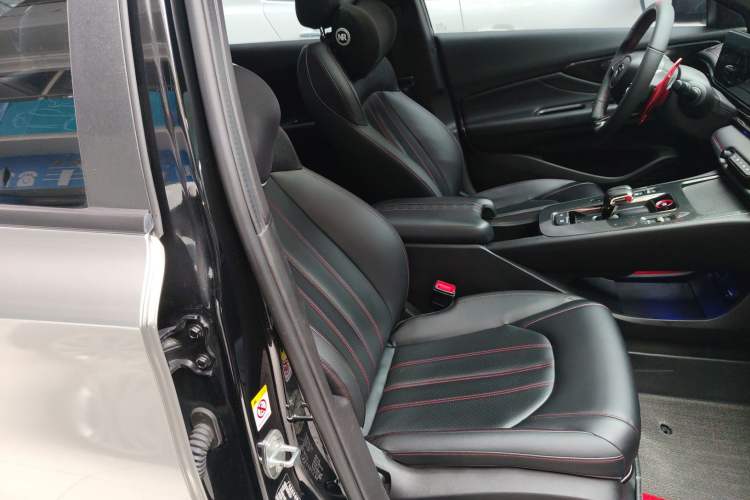 Used GAC Trumpchi EMPOW 2021 270T DCT J15 Version Right Front Seat