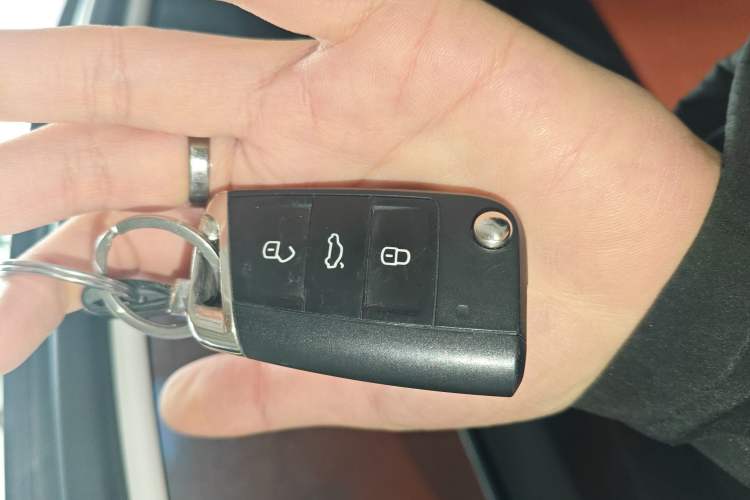 Used Volkswagen Tharu 2022 280TSI Two-Wheel-Drive Luxury Edition
