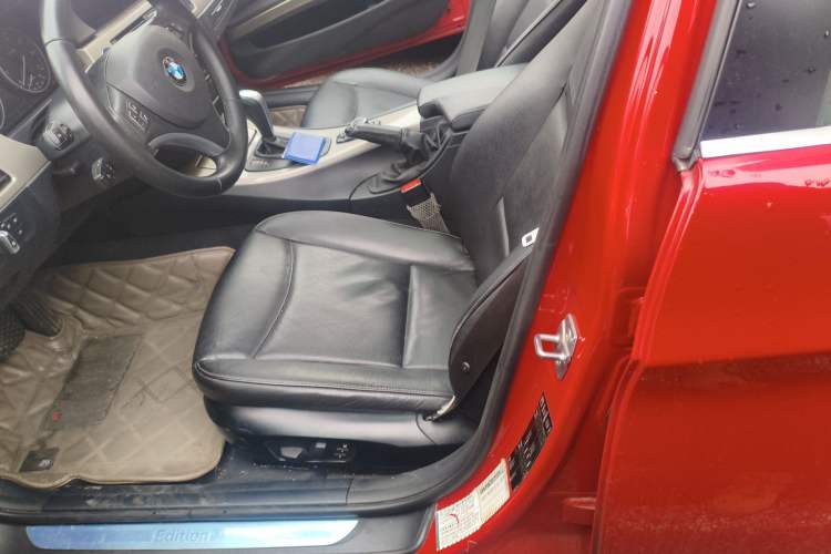 Used BMW 3 Series 2012 320i Luxury Edition Left Front Seat