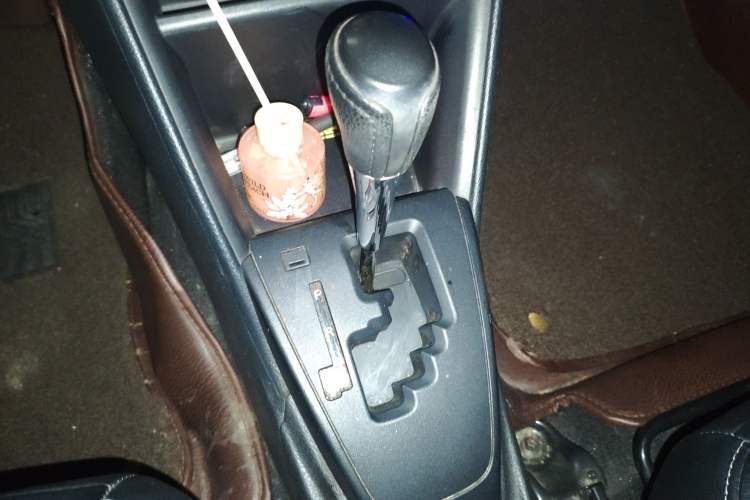 Used Toyota Vios 2017 1.5L CVT Innovation Edition Gear Lever