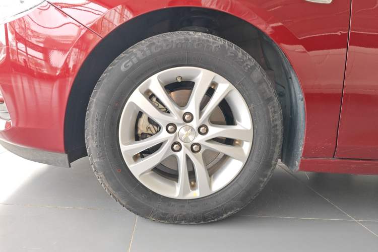 Used Chevrolet Cavalier 2016 1.5L Automatic Xinyue Edition Left Front Wheel Hub