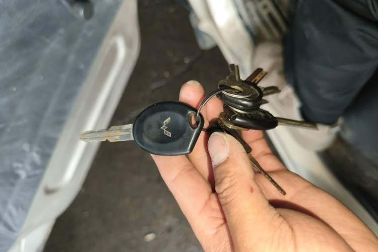 Used Wuling Rongguang 2017 1.5L Extended Basic Version Vehicle Key