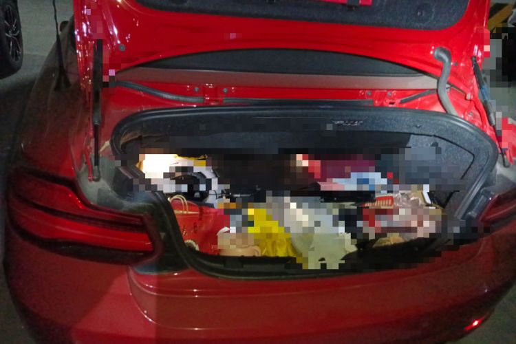 Used BMW 2 Series 2018 220i Convertible Coupe Sports Design Package Trunk