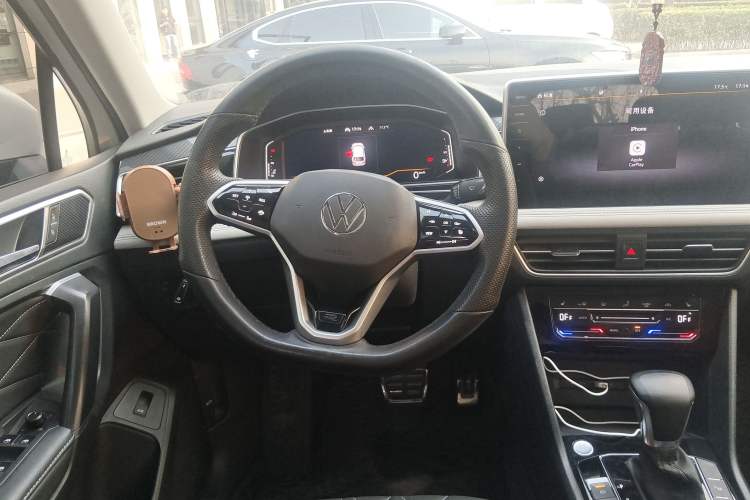 Used Volkswagen Tiguan L 2022 380TSI Automatic All-Wheel Drive R-Line Enhanced Comfort 7-Seater Steering Wheel