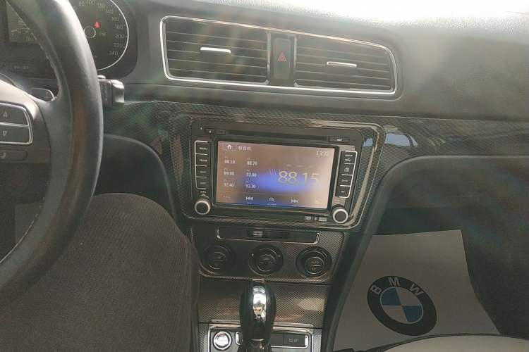 Used Volkswagen Cross Lavida 2014 1.6L Automatic