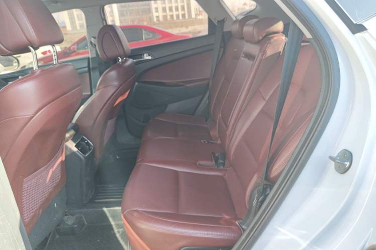 Used Hyundai Tucson 2018 1.6T Dual-Clutch Two-Wheel Drive 15th Anniversary Special Edition