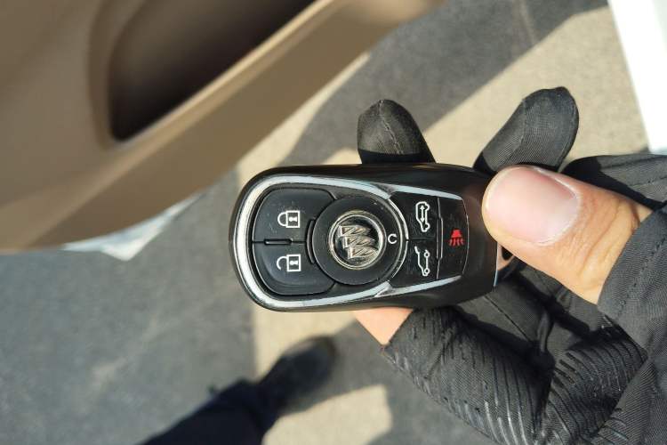 Used Buick GL8 2018 ES 28T Flagship Model China VI Standard