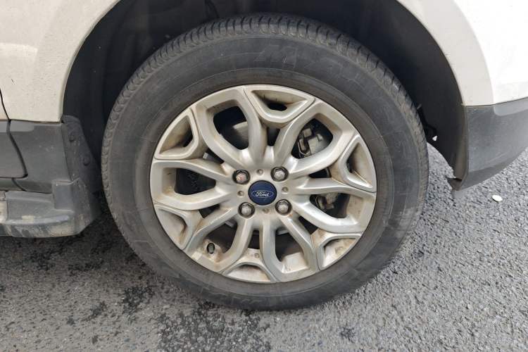 Used Ford EcoSport 2013 1.5L Automatic Prestige Model Right Front Wheel Hub