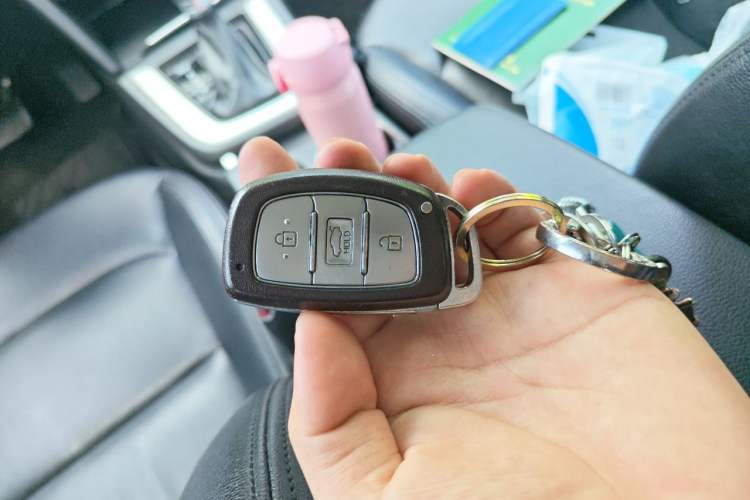 Used Hyundai Elantra (6th Generation / Lingdong) 2016 1.6L Automatic ZhiXuan · Luxury Version