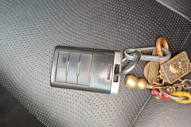 Used Chevrolet Captiva 2017 2.4L Two-Wheel Drive Luxury Edition 7 Seats Vehicle Key