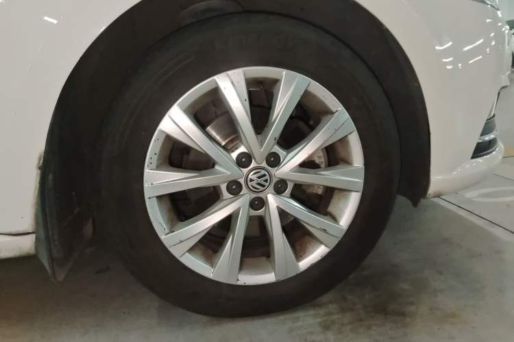 Used Volkswagen Lavida 2017 1.6L Automatic Comfort Edition
