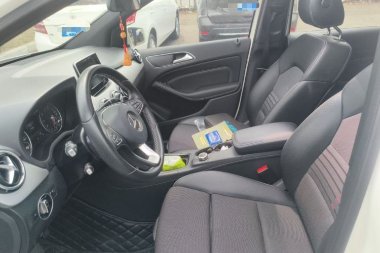 Used Mercedes-Benz B-Class 2015 B 200 Sport Edition Left Front Seat