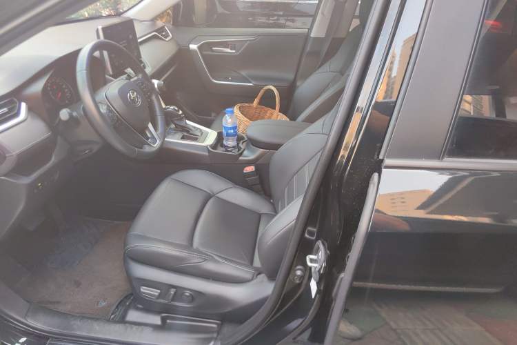 Used Toyota Wildlander 2022 2.0L CVT Two-Wheel Drive Luxury PLUS Edition Left Front Seat