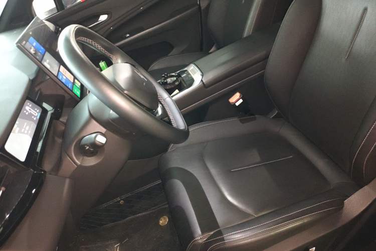 Used Livan 7 2023 605 km ZHU FENG Left Front Seat