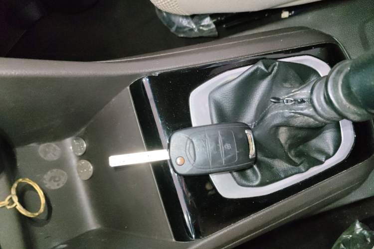 Used Baojun 310W 2017 1.5L Manual Comfort Version China VI Emission Standard