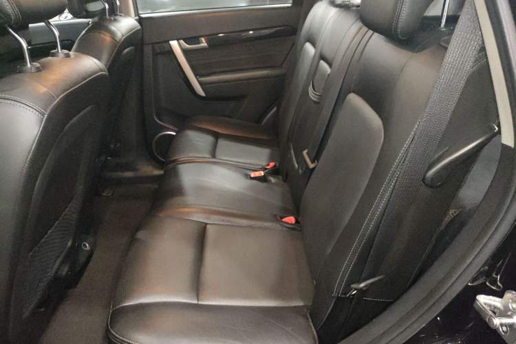 Used Chevrolet Captiva 2015 2.4L 4x4 Flagship Edition 7-Seater