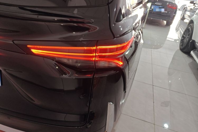 Used Toyota Granvia 2023 2.5L Hybrid Prestige PLUS Edition