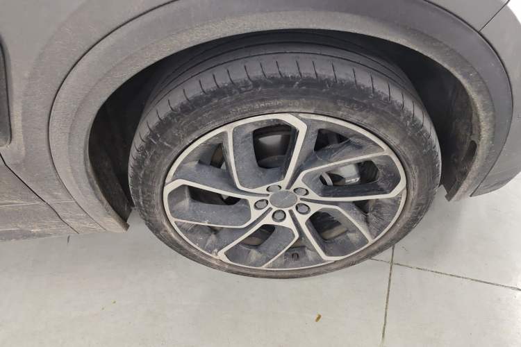 Used Lynk & Co 05 2020 2.0TD Two-Wheel Drive Shine Halo Right Front Wheel Hub