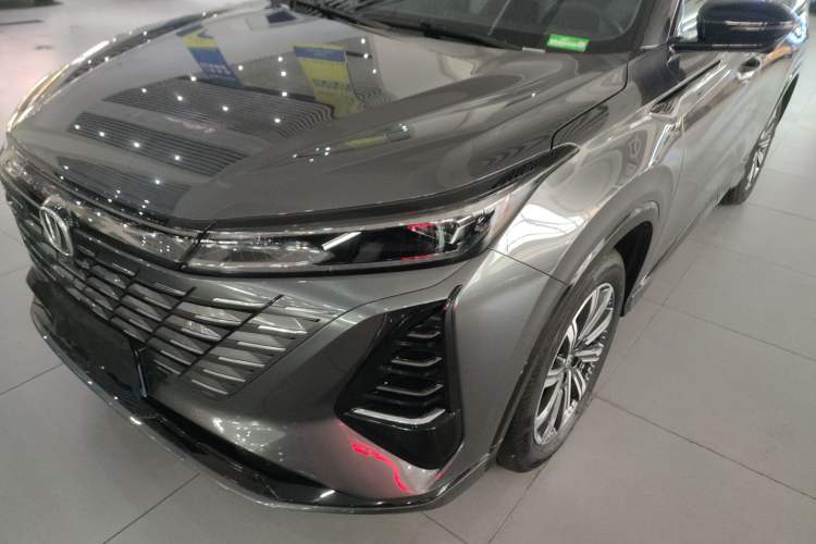 Used CHANGAN CS75 PLUS 2024 3rd Generation Champion Edition 1.5T Intelligent Drive Dynamic Model
