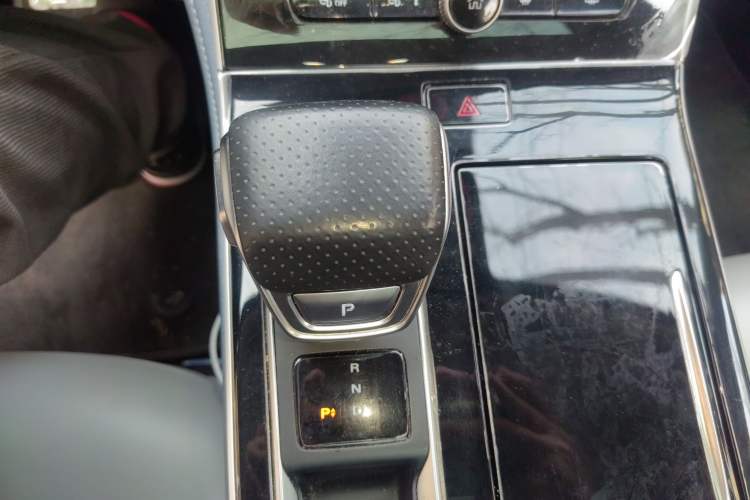 Used Rising ER6 2020 620 km Smart Edition
