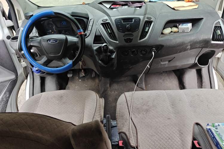 Used Ford Transit 2017 2.0T Diesel Multi-Function Commercial Vehicle Mid-Drive Mid-Roof China V Standard
