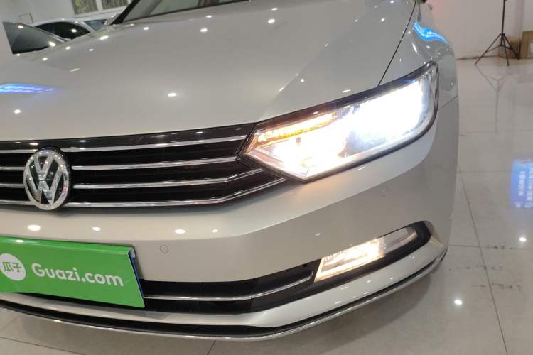 Used Volkswagen Magotan 2018 330TSI DSG Advanced Model Left Front Headlight