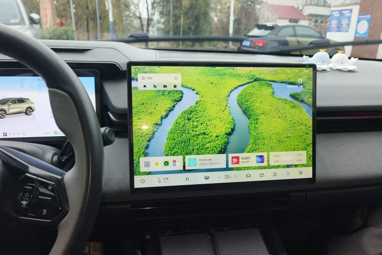 Used Lynk & Co 08 EM-P 2023 120km Long-Range Halo
