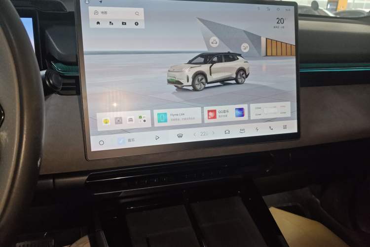 Used Lynk & Co 08 EM-P 2025 220 km All-Wheel-Drive Performance Halo
