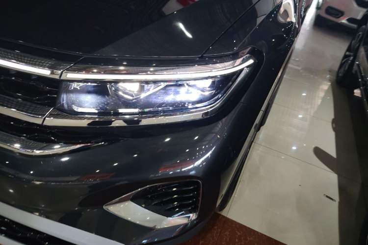 Used Volkswagen Talagon 2024 380TSI All-Wheel Drive Luxury Prestige Pro 7-Seater Left Front Headlight