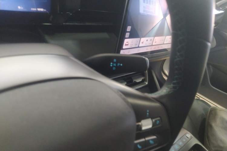 Used BYD Qin L 2025 EV 470KM Leading Edition Gear Lever