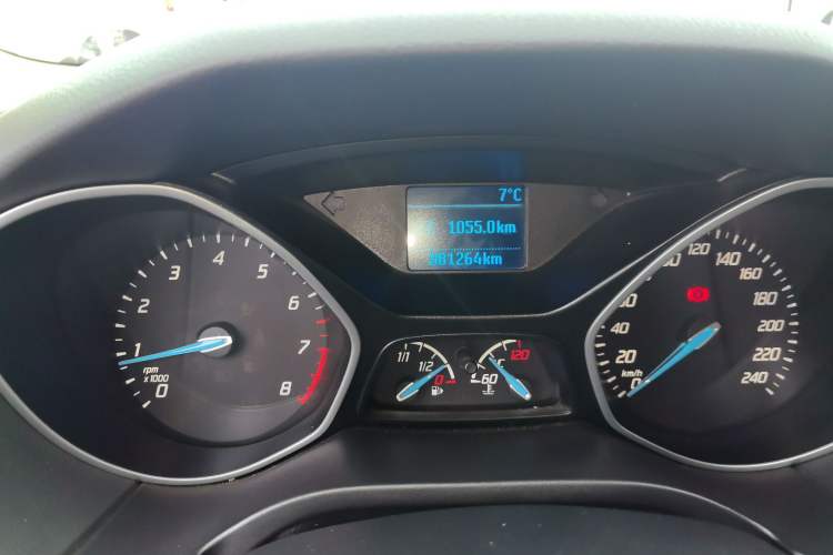 Used Ford Focus 2015 Hatchback 1.6L Manual Fashion Edition
