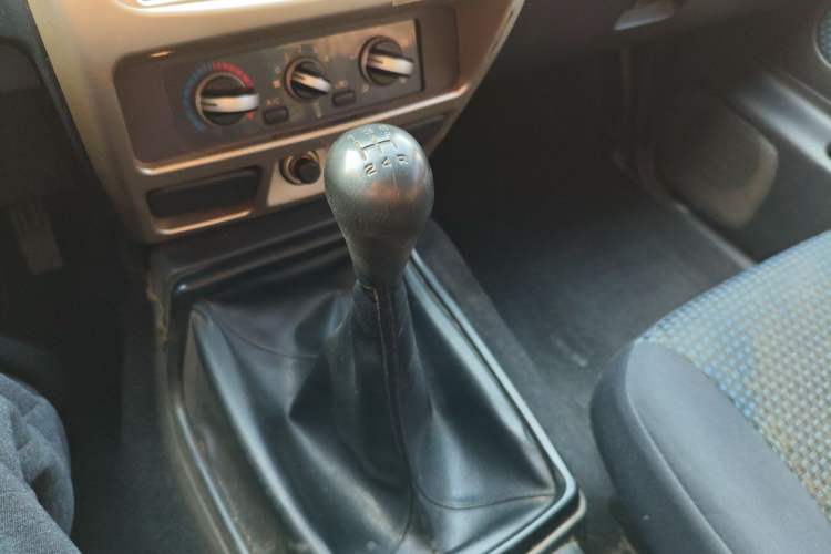 Used Nissan Paladin 2013 2.4L Two-Wheel Drive Standard Version China V Standard
