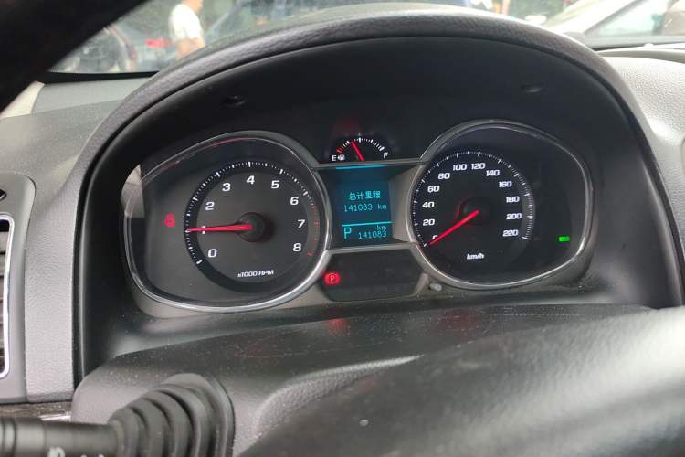 Used Chevrolet Captiva 2015 2.4L 4x4 Flagship Edition 7-Seater