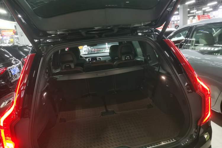 Used Volvo XC90 2023 B6 Zhiyi Luxury Edition 7-Seater
